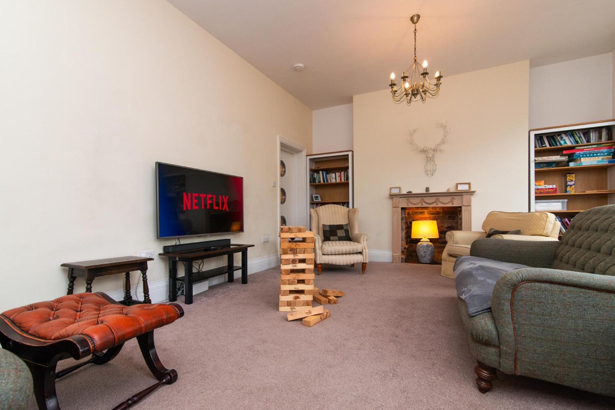 Spacious River View Retreat Near Peak District Matlock (Derbyshire) Exterior foto