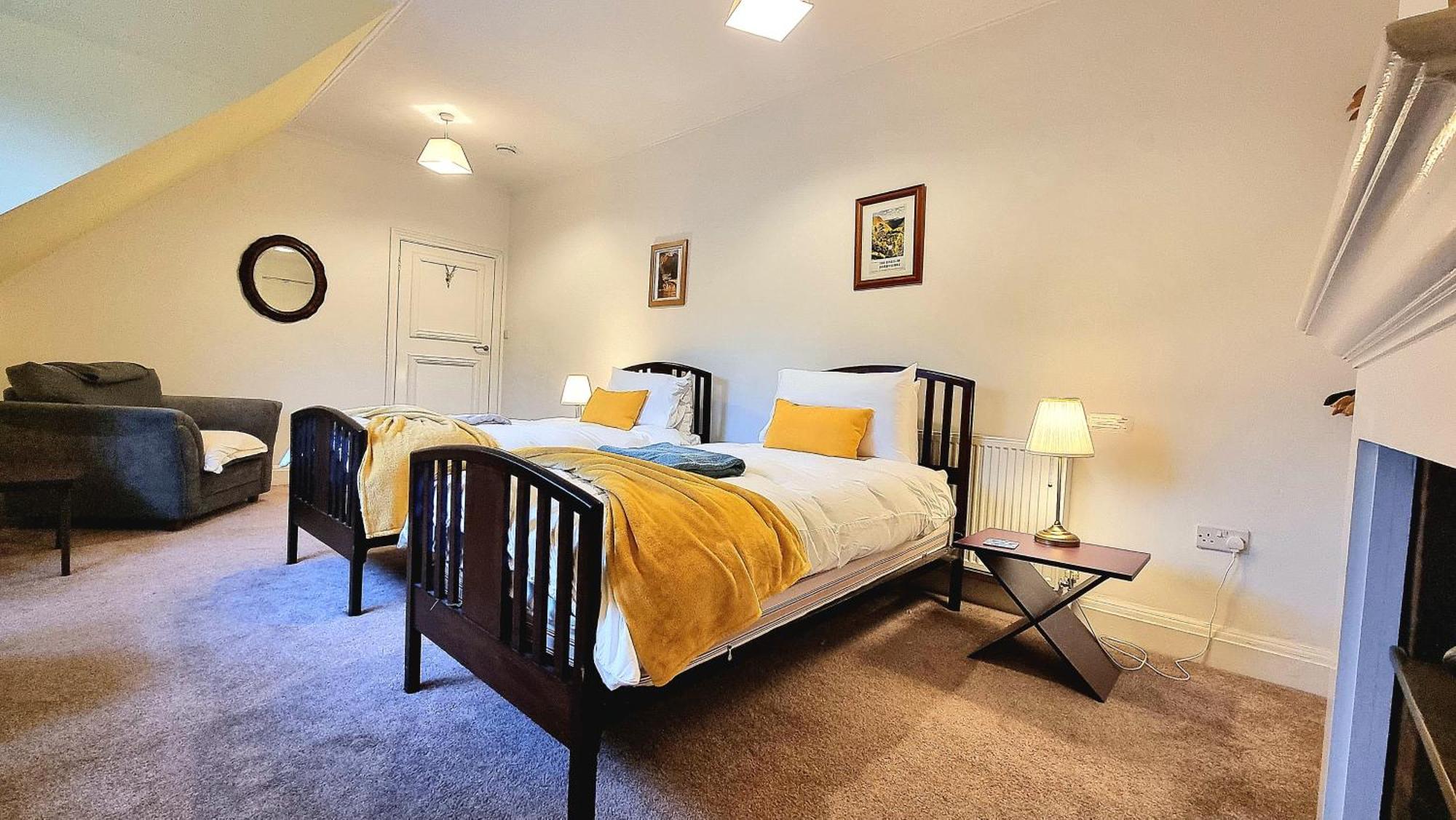 Spacious River View Retreat Near Peak District Matlock (Derbyshire) Exterior foto